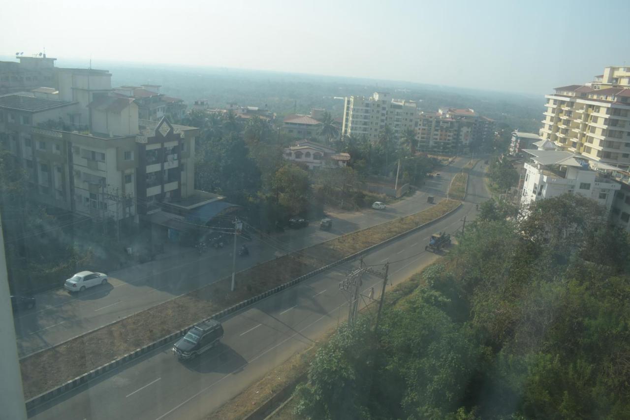 Country Inns & Suites By Radisson Manipal Exteriör bild