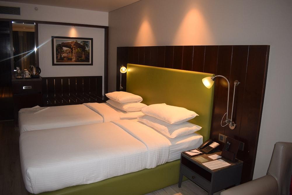 Country Inns & Suites By Radisson Manipal Exteriör bild